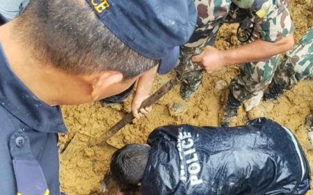 धनुषामा अविरल वर्षापछि पहिरो खस्दा घर पुरियो, महिलाको मृत्यु