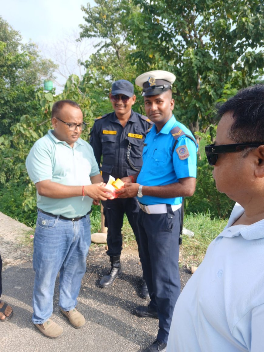 दुर्घटना न्यूनीकरणमा पत्रकार महासंघ बाराको पहल, गाउँका जोखिमयुक्त स्थानमा रिफ्लेक्टिभ स्टिकर