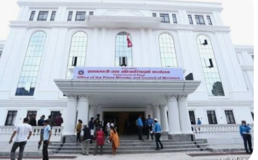 भोटेकोशी बाढी प्रभावित क्षेत्रको अवस्थाबारे प्रधानमन्त्री शाहले जनप्रतिनिधिसँग छलफल गर्दै