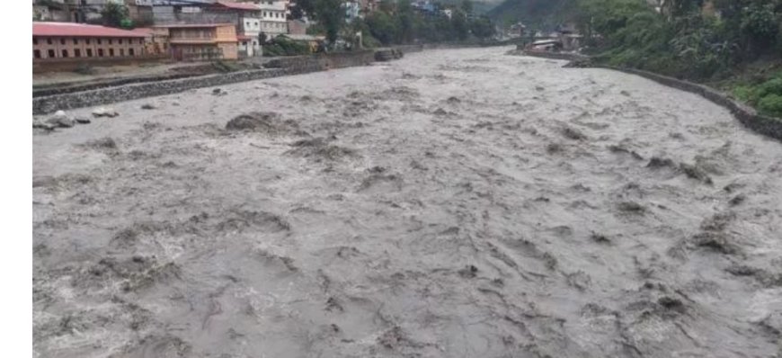 पाल्पामा वर्षाको वितण्डा : पहिरोमा दुई जनाको मृत्यु, तीन बेपत्ता