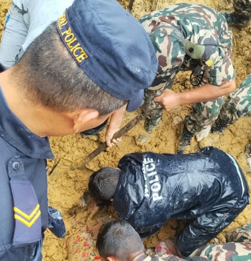 धनुषामा अविरल वर्षापछि पहिरो खस्दा घर पुरियो, महिलाको मृत्यु
