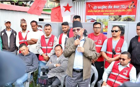 प्रचण्डद्वारा बाढीपहिरो प्रभावितलाई २१ अस्थायी आवास हस्तान्तरण