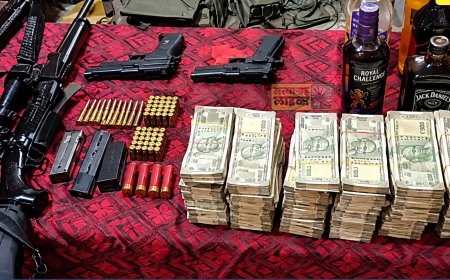 भारतकाे मोतिहारीमा प्रहरीको छापा: कथित भू–माफिया राकेश शर्माको घरबाट २७ लाख नगद र ४ थान हतियार बरामद, छोरा पक्राउ