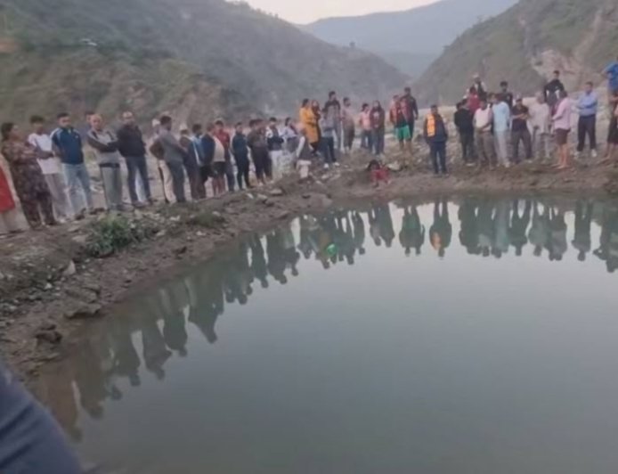 क्रसर उद्योगको पोखरीमा डुबेर दशैं मनाउन माइती आएकी आमाछोरीको मृत्यु