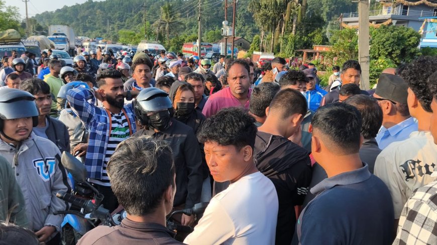 बाराको अमलेखगञ्जमा गाडीको ठक्करबाट एक जनाको मृत्यु, चालक पक्राउको माग गर्दै चक्काजाम
