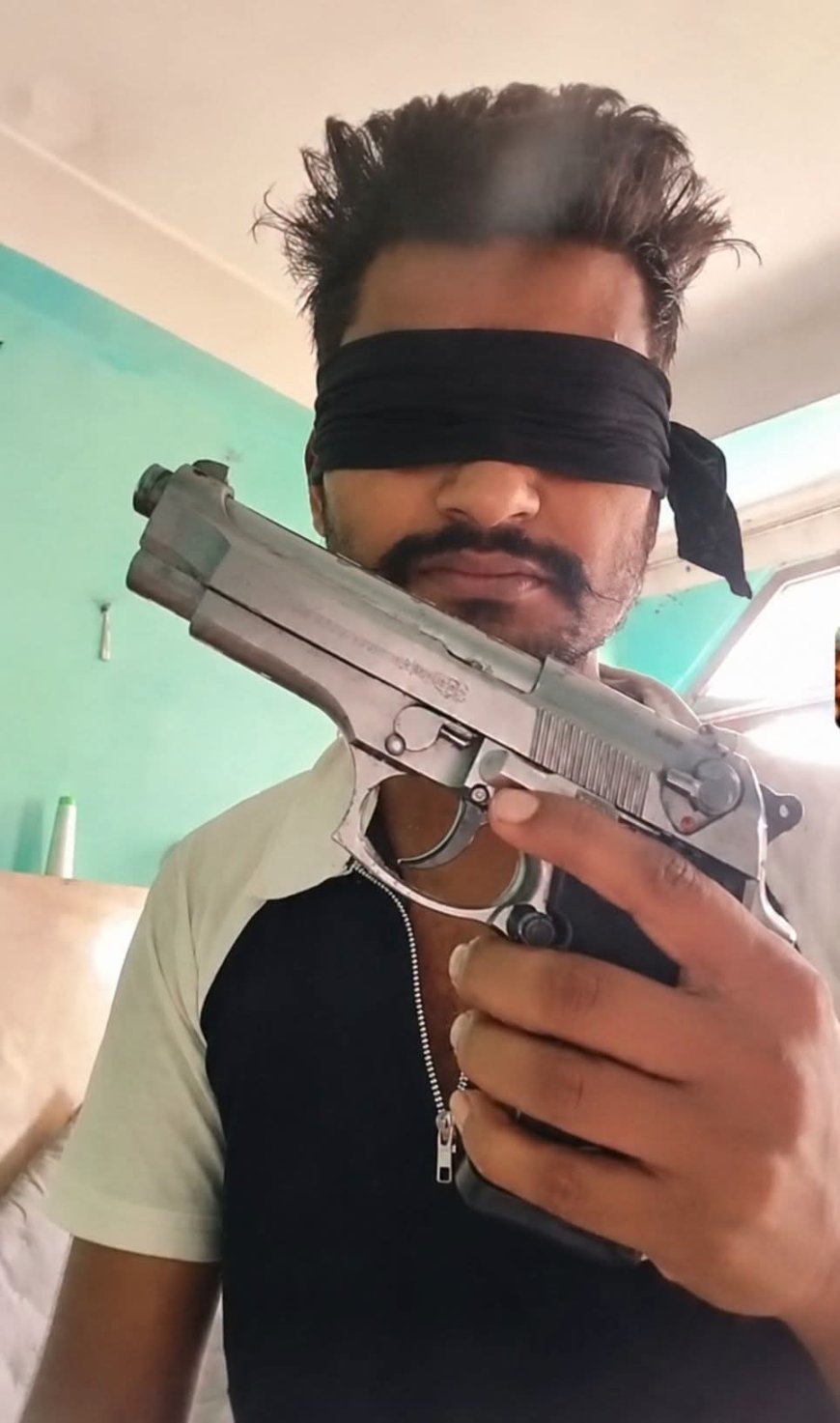 फेसबुकमा हतियार प्रदर्शन गरेको आरोपमा रौतहटका उमर फारूक पक्राउ